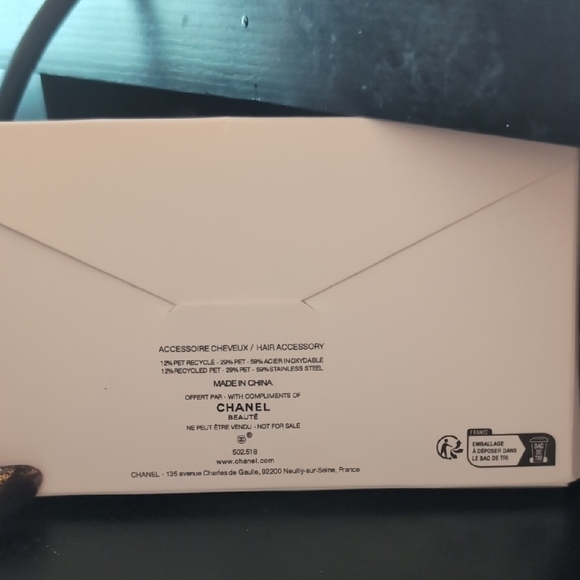 Designer Red, Cream, and Black Hair Clips - Picture 2 of 3